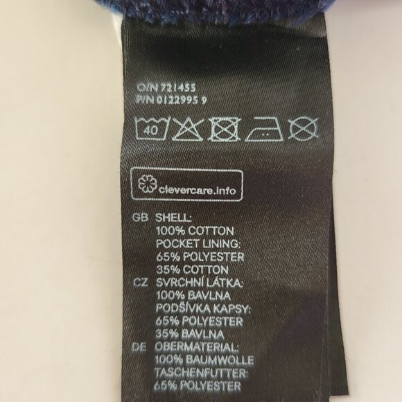 H&M Divided Blue Shorts (34W), Large Black V-Neck T-Shirt - Picture 5 of 8